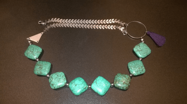 collier en turquoises du Népal créé par Émilie